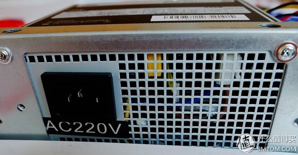 【良心定价的网吧利器,槽点需改进】惠科HKCX320曲面一体机拆机、升级配件及评测