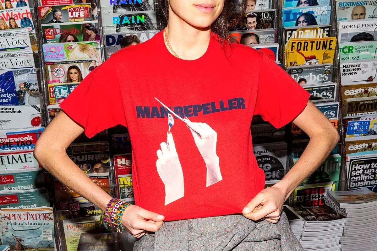 t恤牛仔甜酷,今夏流行这4种t恤时尚又百搭