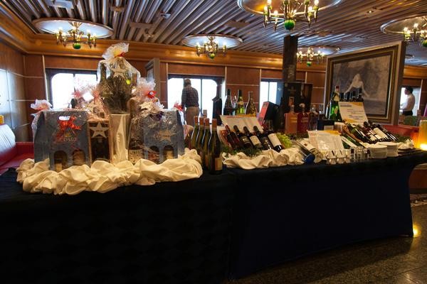 坐着豪华游轮,坐着邮轮看世界