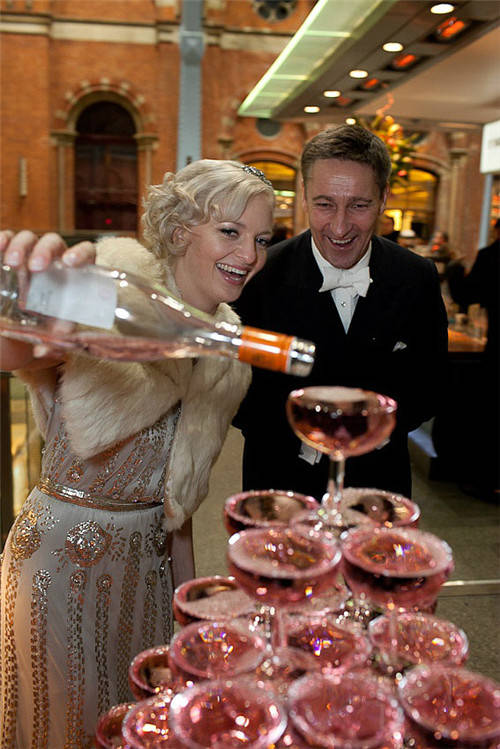 婚礼香槟塔玩法,婚礼仪式不用香槟塔还可以用什么