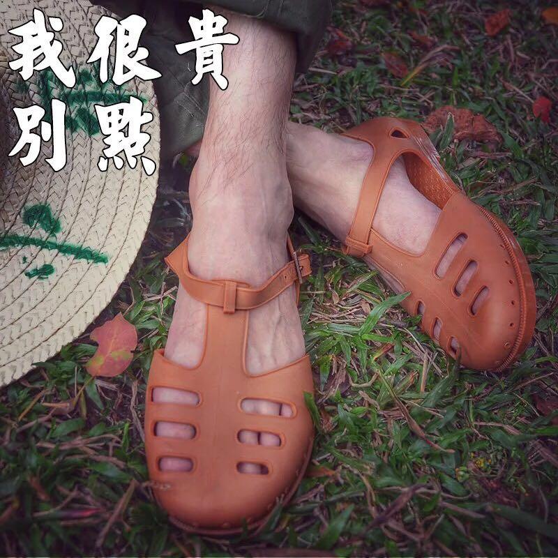 香奈儿凉鞋一字带红色,香奈儿凉鞋logo掉色