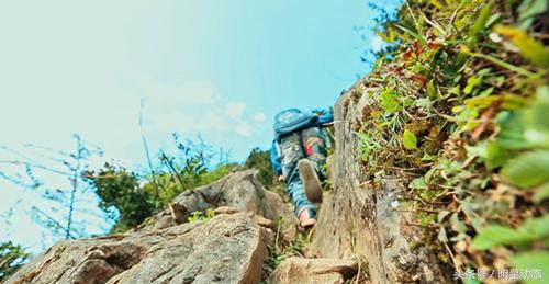 他是变形计里最有争议的主人公,变形计中最令人反感的父母