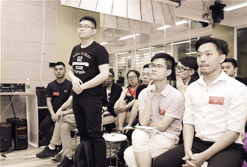 刘卓键盘手什么水平,刘卓不是键盘吗