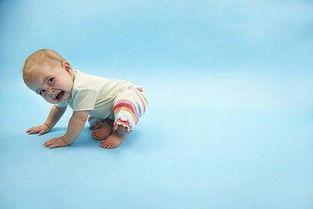 宝宝不慎摔倒,宝宝不小心摔倒你会怎么安慰