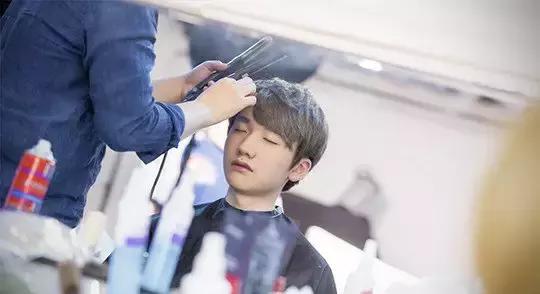 韩国版棒球服街拍,韩国lck夏季赛