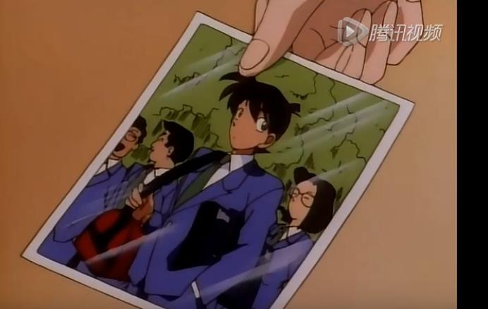 小兰第一次怀疑柯南是新一的集数,小兰总在柯南身上看到新一的身影