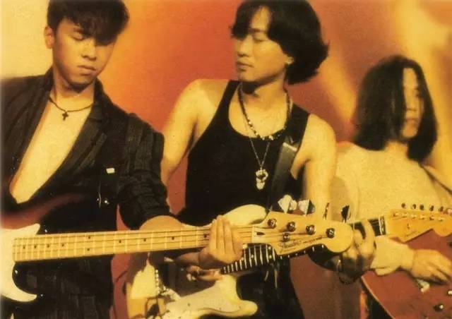 无论毕业还是旅居海外,有一首歌都会让人瞬间热血又瞬间泪奔