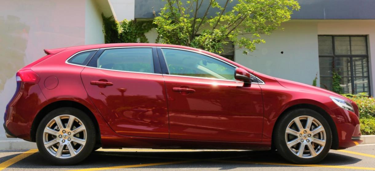 沃尔沃v40试驾视频胖哥,试驾沃尔沃v40对比高尔夫