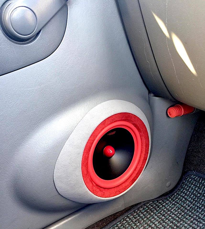 喜欢慢摇的车主有福了，这套美国史云威格音响系统性价比超高！