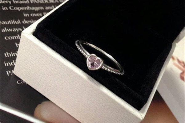 休闲潮流风搭配饰品,时尚饰品有哪些风格