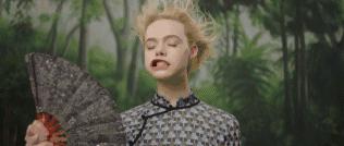 19岁爆红好莱坞女星,好莱坞巨星戛纳电影节红毯