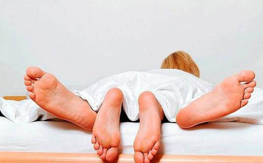 女性人流后肚子频繁疼痛需警惕严重可致不孕