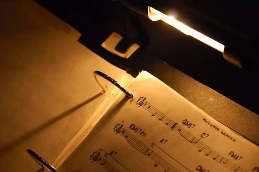 五线谱零基础学吉他,吉他学五线谱还是六线谱