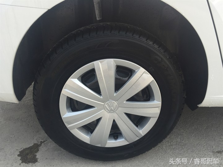 小伙买十万元二手车,小伙几千块钱买二手车