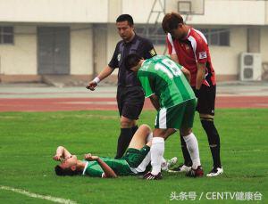 晚上睡觉腿脚抽筋是怎么回事,睡觉腿突然抽筋然后很痛