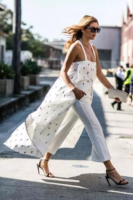 炎炎夏日给大家点缀一丝丝清凉,炎炎的夏日带给你一股清凉的韵味