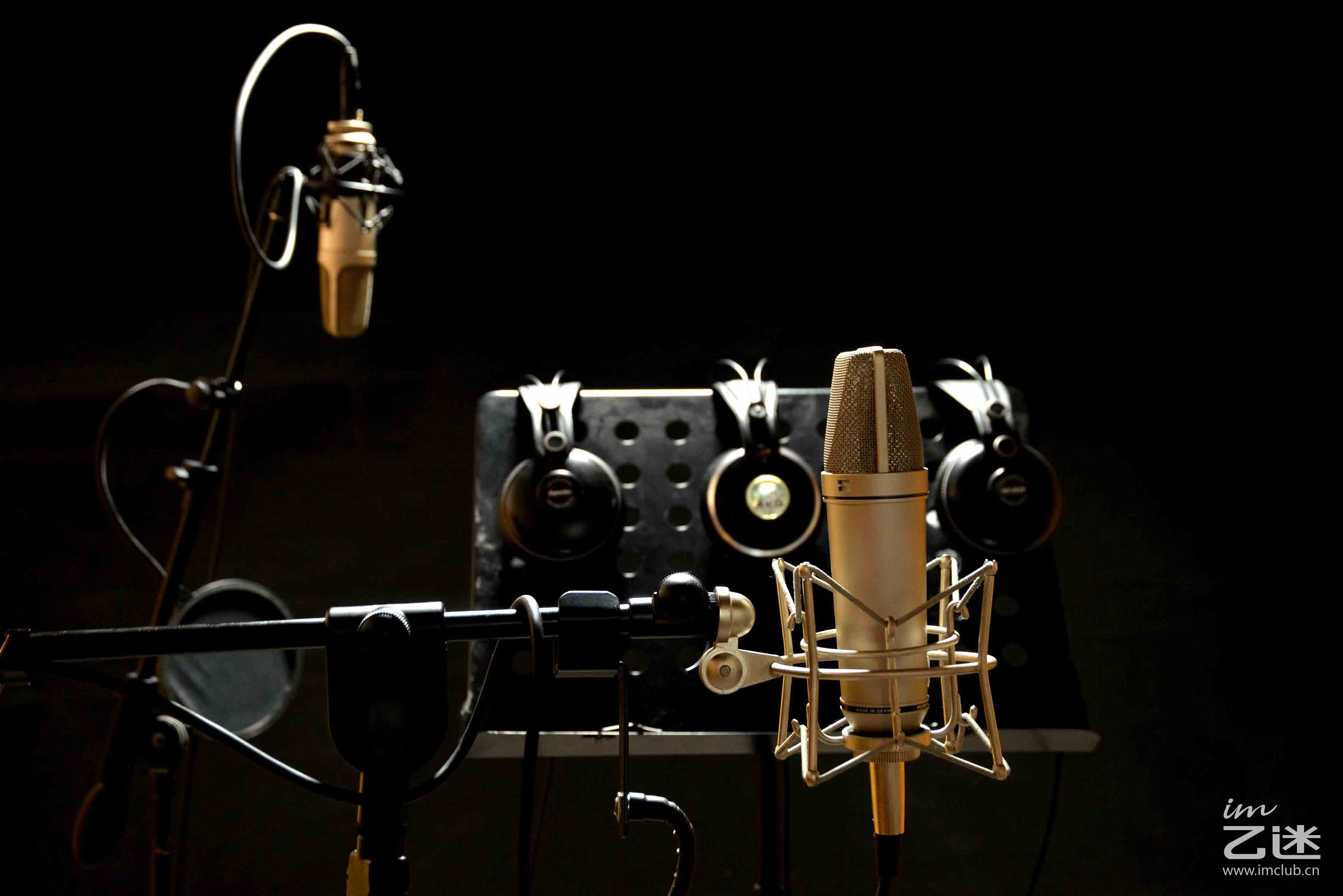 手机插耳机有电流声怎么消除,耳机听音有电流声