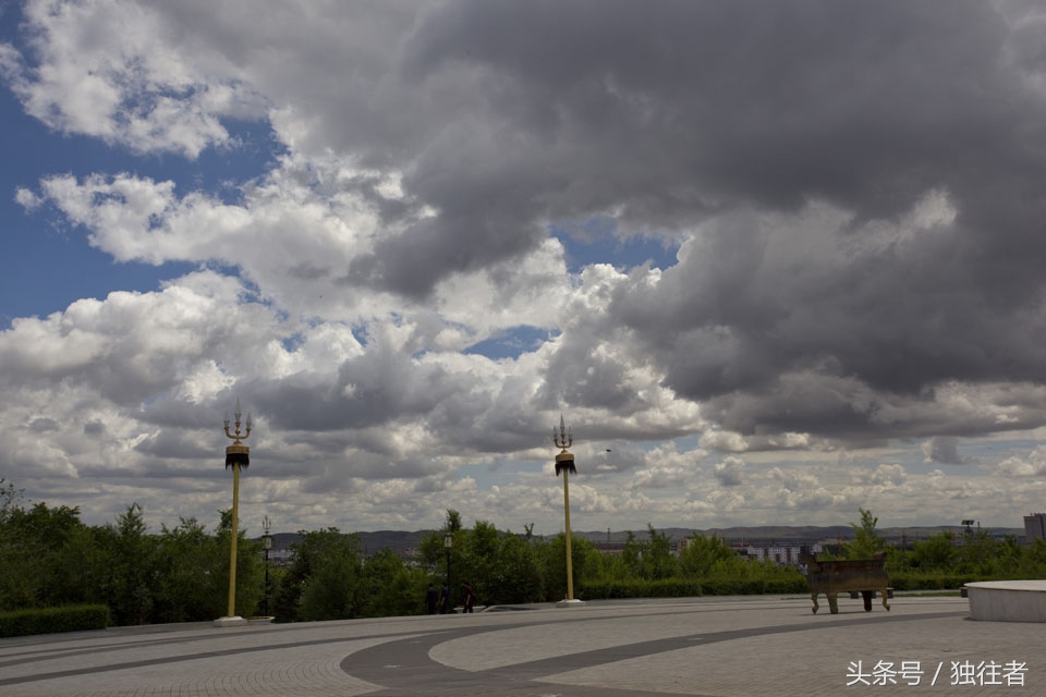蒙古族祭祀敖包的历史,祭敖包是蒙古族传统的祭祀活动