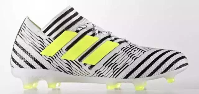 他们穿什么衣服翻译,他们穿着什么用英语怎么翻译