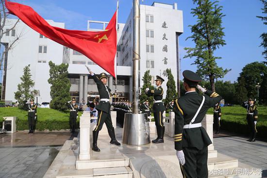 行者驰骋风沙，不负青丝韶华