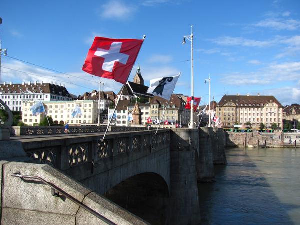 经典永不过时五款瑞士手表推荐,入门级瑞士手表推荐