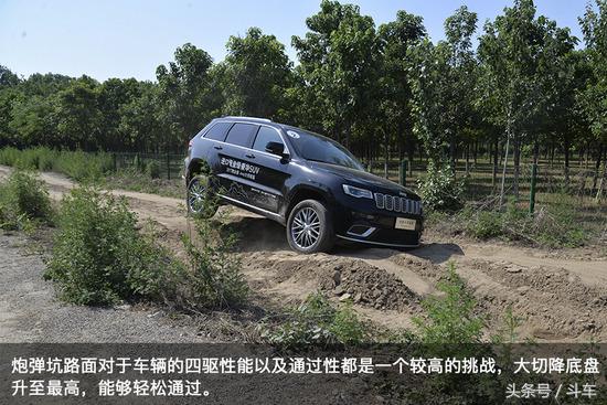 最新款大切诺基试驾,jeep大切诺基2022款试驾视频
