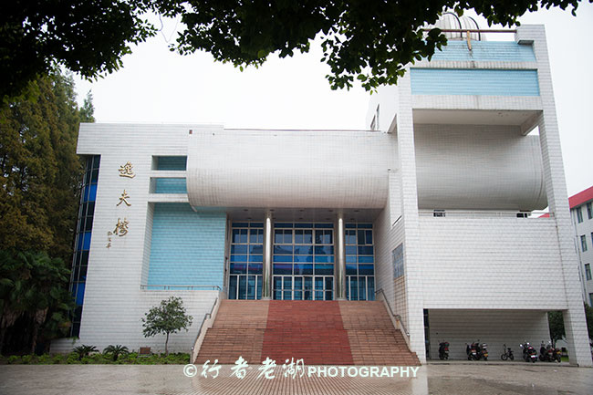 高考对我们来说是小菜一碟，黄冈中学真有那么虐人吗