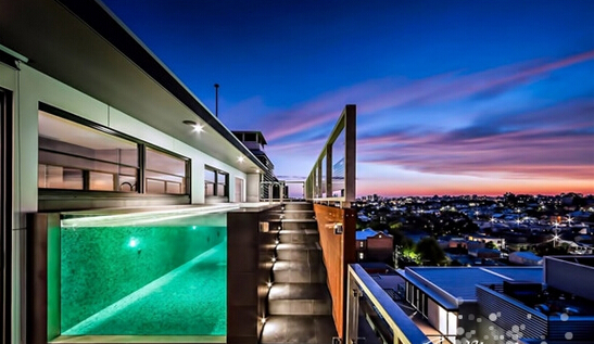 惊险高楼攀爬视频,最牛逼的楼顶花园