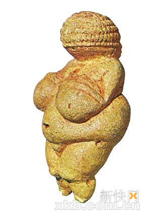 肥女人正在撬动世俗惯有的视觉美学