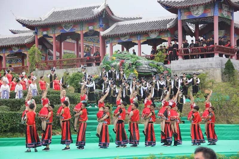 牵手茶人聚匀城，拥抱世界品香茗