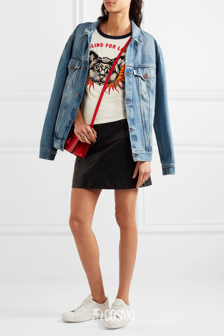 穿起来弹性十足又舒服的牛仔裤,紧身牛仔裤有很好的时髦感