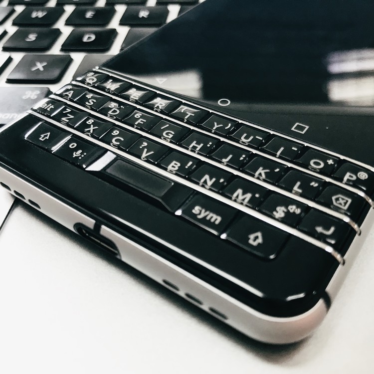 黑莓keyoneblackberrymobile (黑莓手机blackberrykeyone)