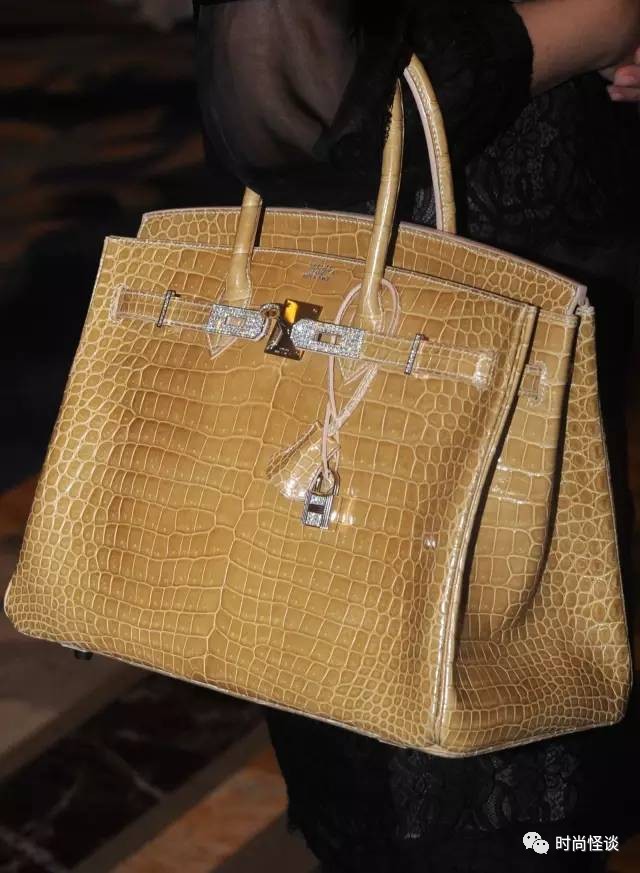 爱马仕哭晕在厕所里，居然被VIP买家刘涛、景甜、baby雪藏了！