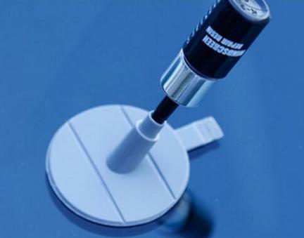 宋plusdm-i前挡风玻璃被小石子砸了,汽车玻璃被小石子砸了个洞怎么办