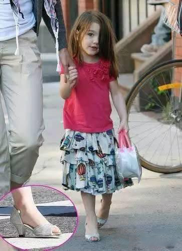 一双童鞋就15万，盘点星二代的时尚穿搭，起跑线已经甩你几条街