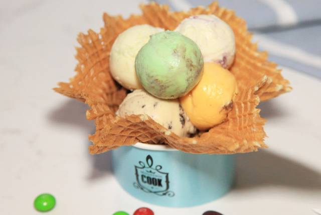 8个不同颜色的冰淇淋,西安创意冰淇淋推荐