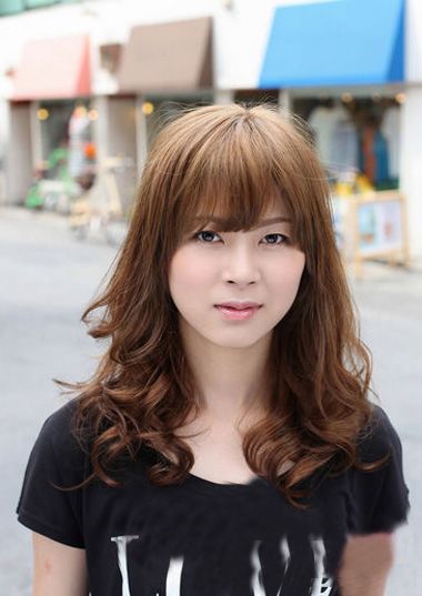 烫发发型女生可爱温柔,女生烫发2022年最减龄的八款卷发