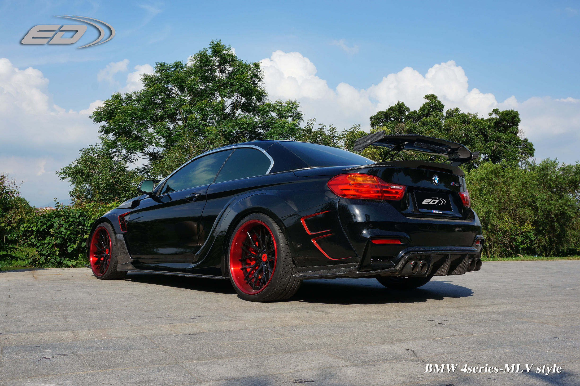 极速蓝宝马4系敞篷,21款宝马4系敞篷展示