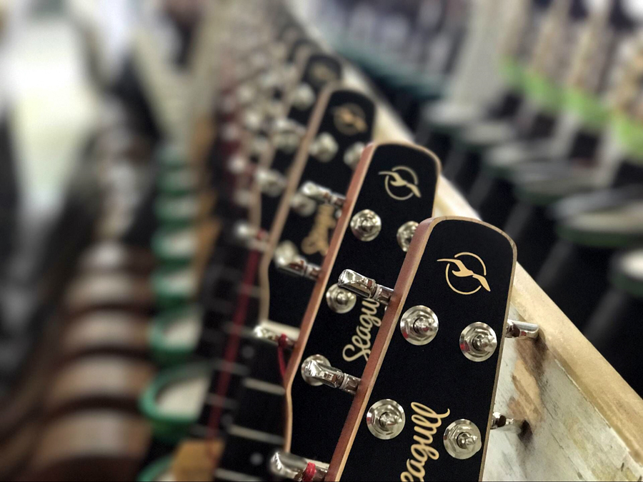 极速快报：弘力乐器2017加拿大Godin吉他工厂参观第一天精彩视频