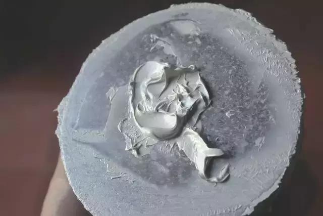 为了这些奇葩的颜料，人类付出了最惨痛的代价