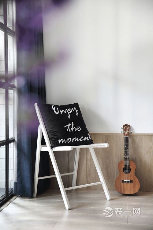 设计费5000元苏州景山*瑰园玫**87㎡北欧风格三居设计案例实景图，厨房门的设计比较有个性！