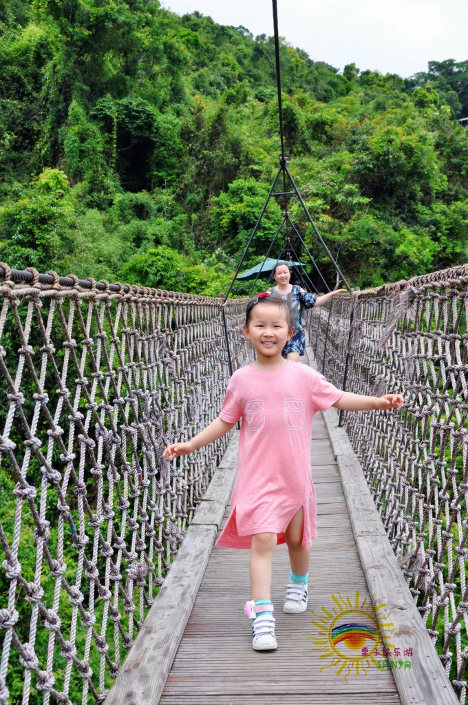 跟着大海去旅行三亚,记录旅行时光娃带老妈三亚看海
