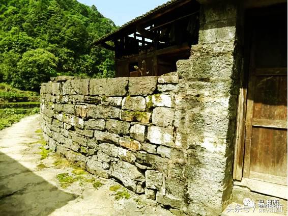 百年前，骤然消逝的苗寨“成江鬼井”，至今还是迷一样的存在