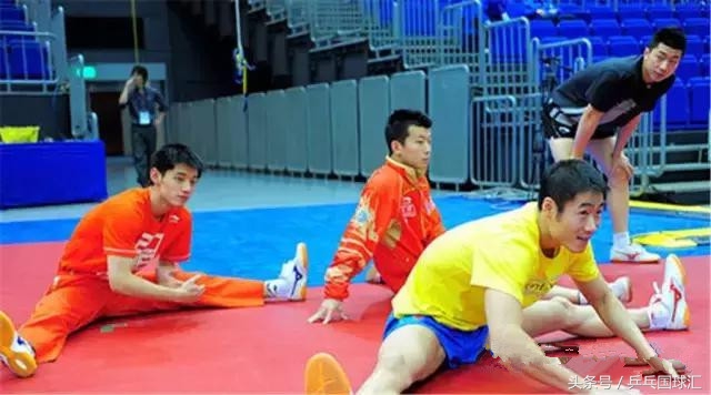 用你这个方法找“以腰带手”的打球感觉，很妙！-乒乓找教练