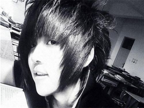 男生发型改造成功案例,男生发型改造视频教程