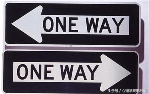 为什么爱着爱着就变成了恨,哭着哭着爱就变成恨了