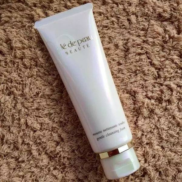 清洁皮肤毛孔里的黑头过后红红的,清理鼻子痘痘黑头