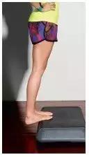 跑步脚后跟和脚底板痛,跑步脚后跟疼怎么办用什么药