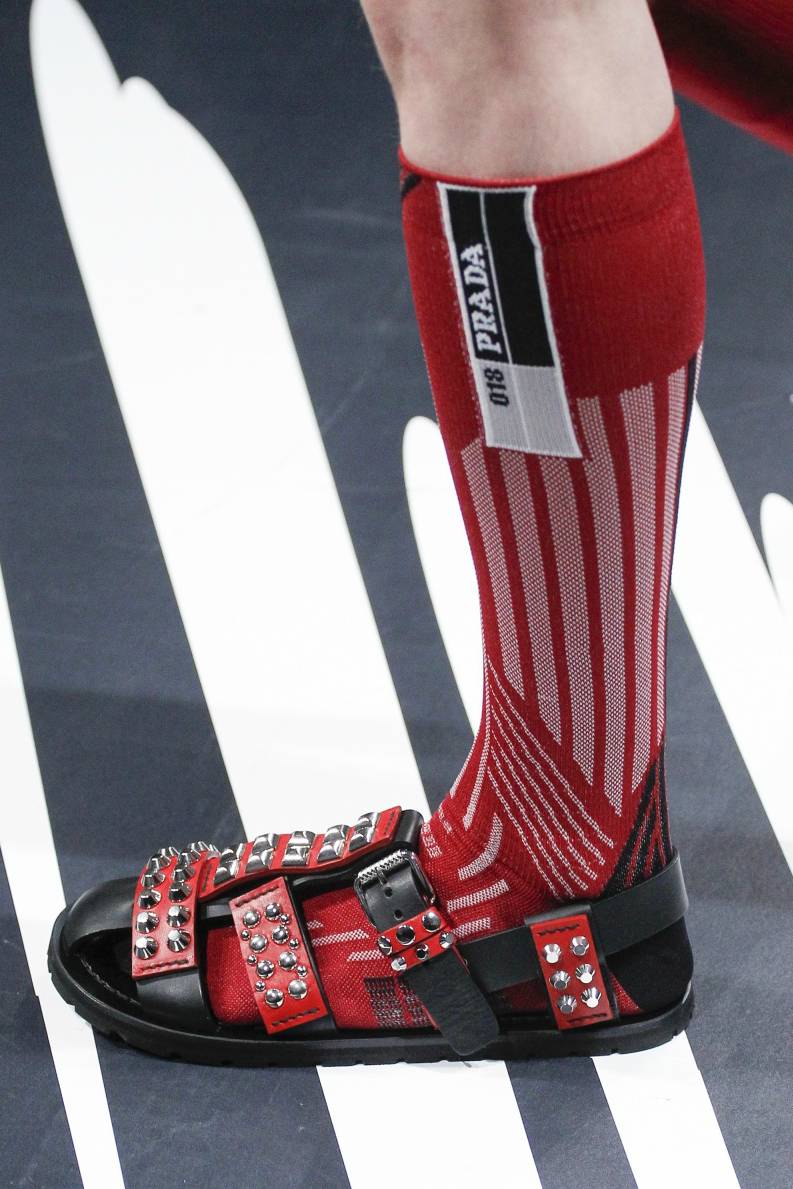 prada普拉达春夏时装周,prada普拉达2012秋冬男装走秀