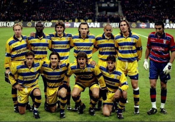 凤凰涅盘浴火重生努力飞翔,浴火重生向阳而生